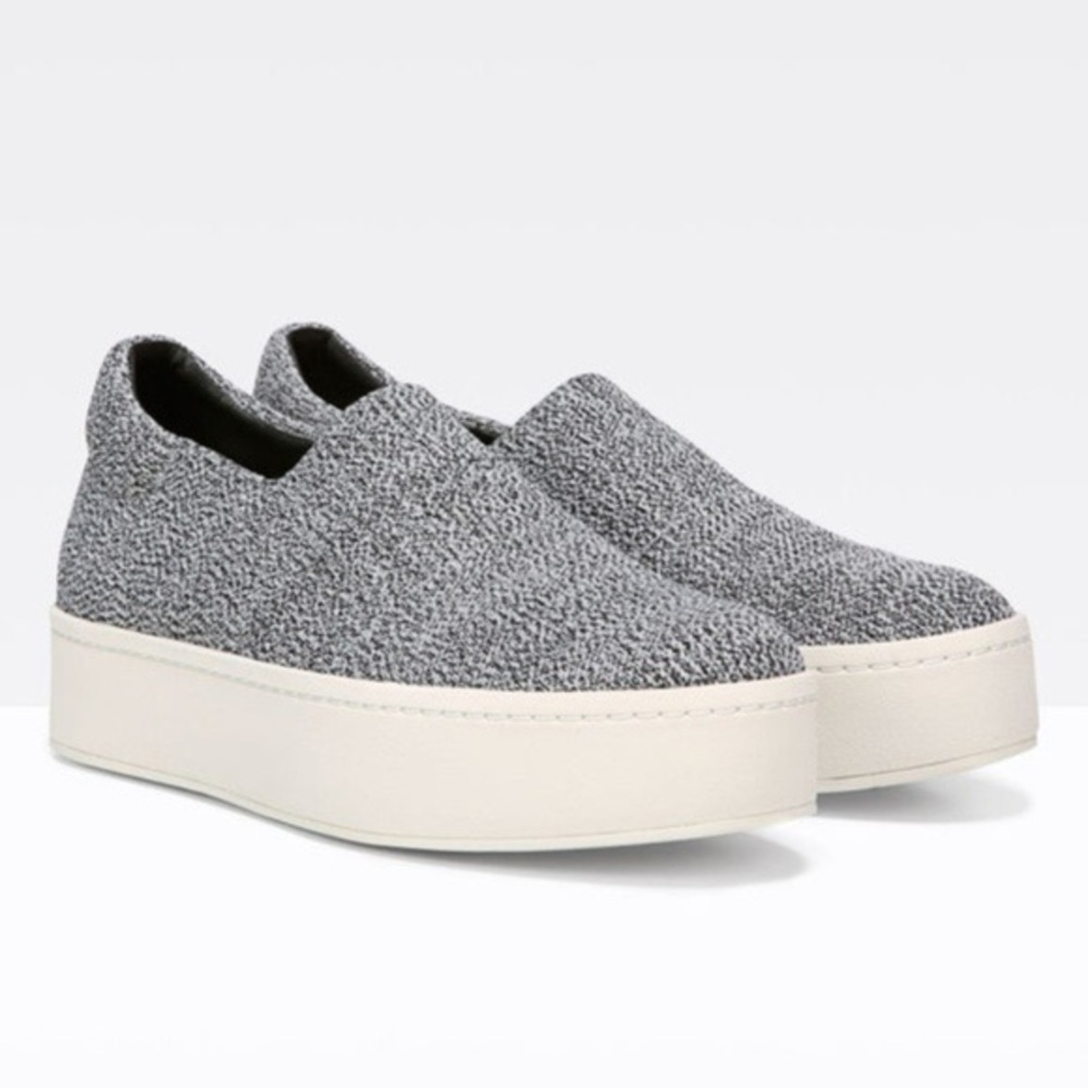 Vince Walsh Stretch Knit Sneakers in Grey Size 6